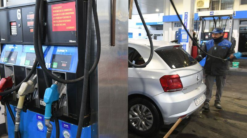 YPF aumentó un 3,5% promedio en combustibles