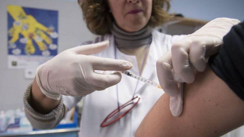 El Gobierno aclaró que la vacuna contra el Covid se dará de forma gratuita y no será obligatoria