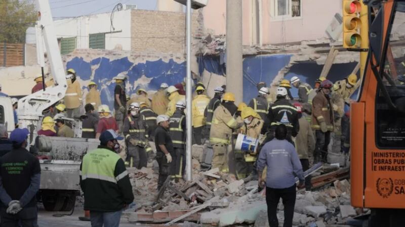 Se derrumbó una casa en San Luis mientras la remodelaban: murió la dueña y un albañil