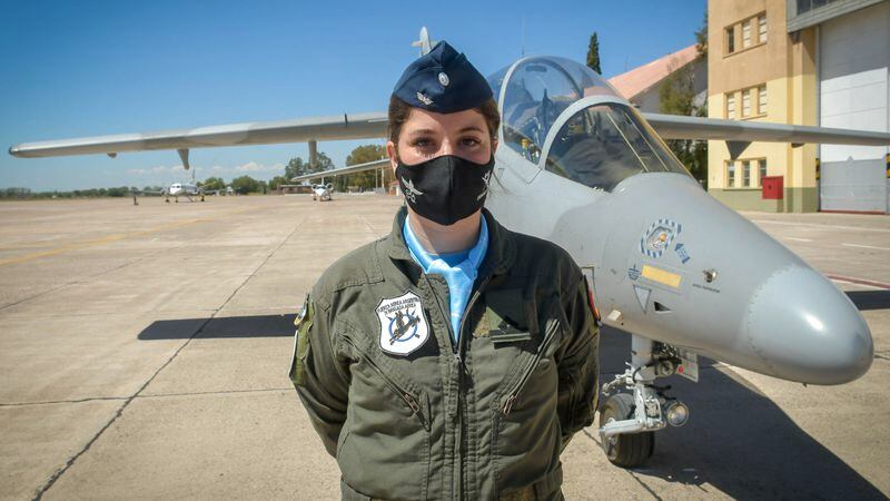 Sofia Vier,: la “Capitana Marvel” se convirtió en la primera piloto de combate del país. C3ORICZFKFGQZK4IPO3EDEPHBI
