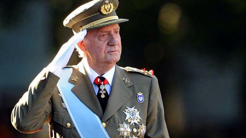 El rey Juan Carlos huye de España: la historia debe seguir juzgándolo
